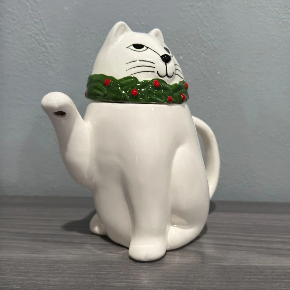Vintage Cat Teapot Japan Ceramic White Holly Christmas w/ Box AMC T-7428 8 Inch